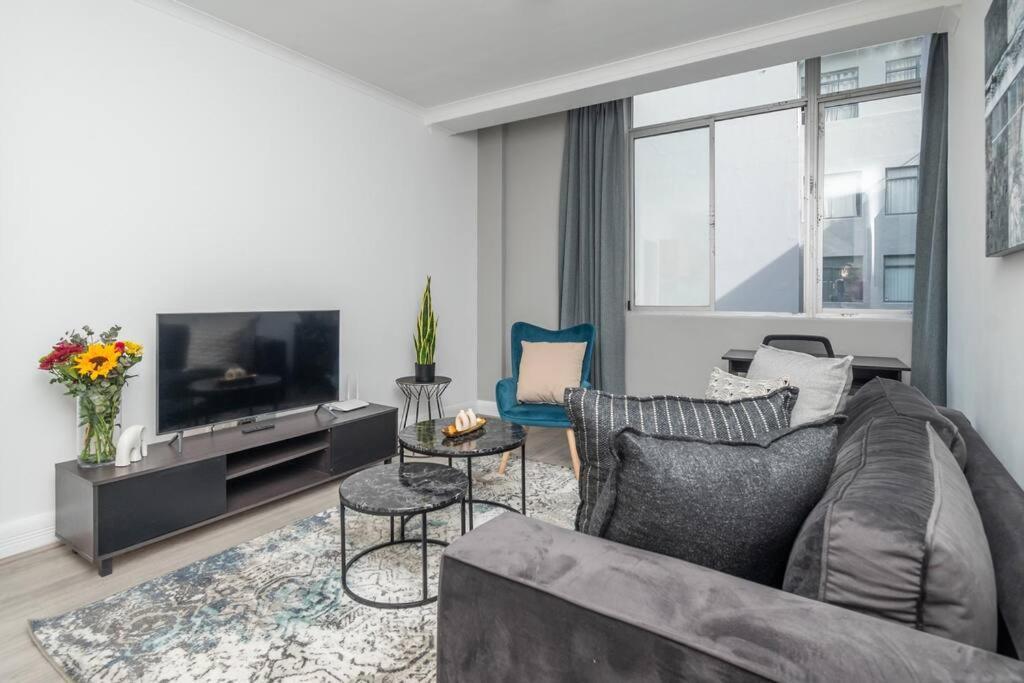 Apartment In Centre Cape Town